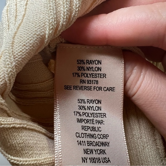 Philosophy Beige Cardigan Sweater Buttoned Down Women’s Size Large - Picture 7 of 9